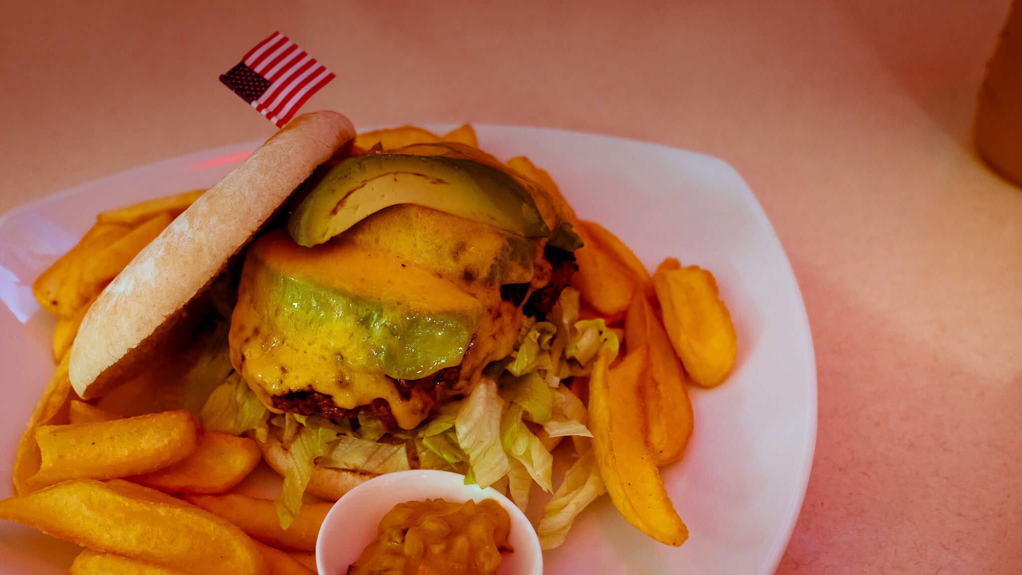 Burger im Jones K's Original American Diner